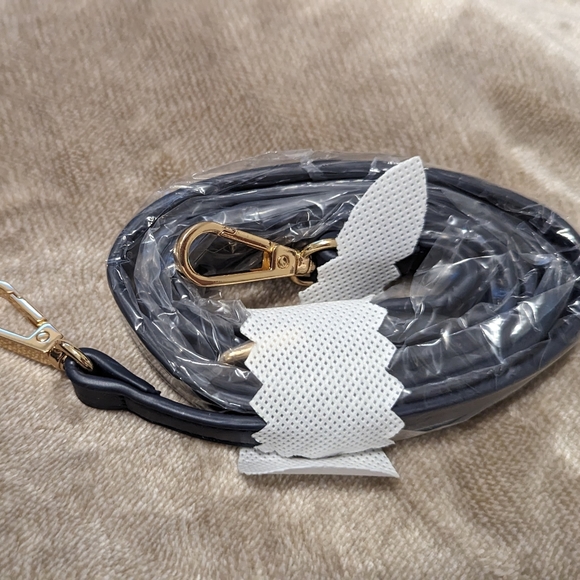 Pink Cove Small Handbag - Never Used - Picture 8 of 9